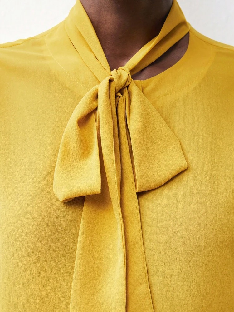 SHEIN Maija 2025 Early Autumn Sleeveless Loose Woolen Jacket For Women, Suitable For Casual, Elegant, Modern Urban Back-To-School Season,Saudi National Day, New Year Look, Nightmare Before Christmas , Halloween Costumes, Elegant Women's Blouses