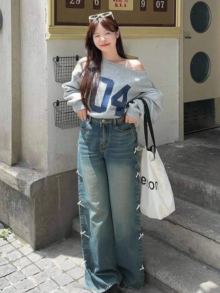 SHEIN 少女Y2K时尚阔腿牛仔裤，侧边蝴蝶结装饰设计，宽松牛仔裤，适合秋季返校街头风、音乐节、假日休闲装、街头时尚、日常休闲牛仔裤等各种场合。 - 淺色水洗藍 - 查看 3