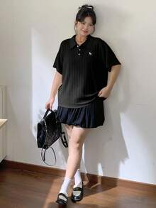 Dazy Plus 杏色基本款 Polo 领刺绣翻领短袖夏季加大码 T 恤 - 黑色 - 查看 5