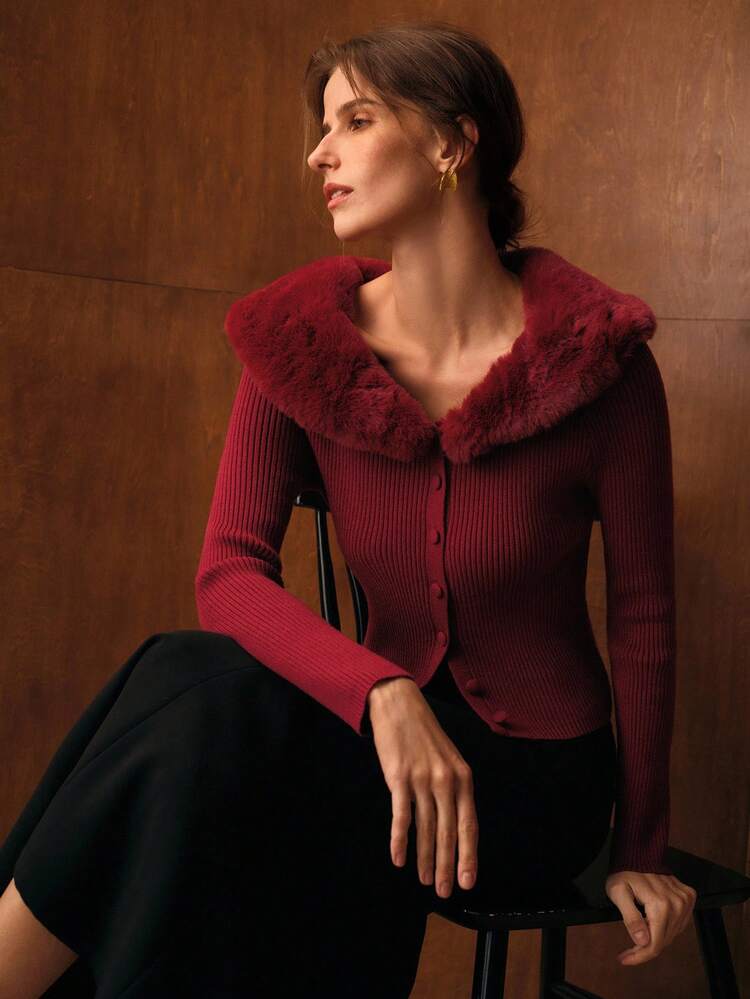 CONTRAST FAUX FUR COLLAR WAIST FITTED SWEATER