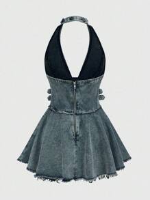 ROMWE Grunge Punk Y2K 磨边水洗做旧肩部镂空荷叶边超迷你牛仔吊带裙，浅蓝色 - 淺藍色 - 查看 2