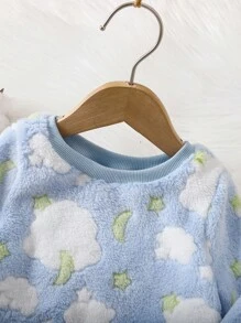 SHEIN Conjunto de pijama de 2 piezas para bebé niño con parte superior de manga larga con cuello de equipo y estampado de oso lindo, y pantalones suaves de felpa de coral para otoño/invierno