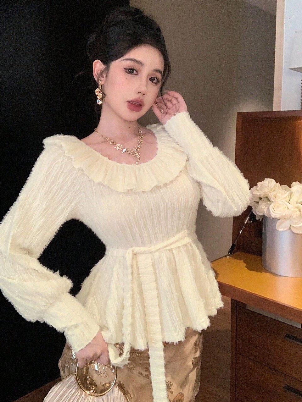 Women's Elegant Off-White Long Sleeve T-Shirt With Ruffle Patchwork,Lantern Sleeves,Textured Fuzzy Fabric & Tie Waist For Autumn Dining,Party,Wedding