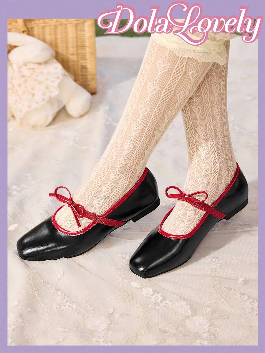 Dola Lovely 女士春季新款可爱缎面蓝色交叉金属扣芭蕾平底鞋，加大码优雅甜美女士平底鞋 - 黑色 - 查看 1