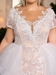 Glamrae Vestido de novia romántico de talla grande con elegante y lujoso bordado de lentejuelas, mangas de casquillo, bajo de cola de pez, costuras asimétricas con volantes y pieza flotante adecuado para vacaciones, luna de miel, eventos de boda y novia - Blanco - Ver 7