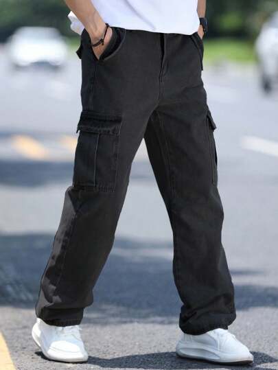 Manfinity Homme بنطلون جينز كاجوال بتصميم ضيق وساق مستقيمة وجيوب متعددة للرجال كبار الحجم، مناسب لجميع المواسم