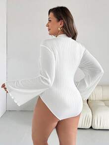 SHEIN Essnce 大码女装春秋时尚休闲高弹舒适日常白色纹理面料喇叭袖长袖紧身衣，秋装，白色上衣，外出上衣 - 白色 - 查看 2