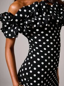 COSMINA 女士波尔卡圆点印花荷叶边露肩修身优雅中长连衣裙 - 黑與白 - 查看 5