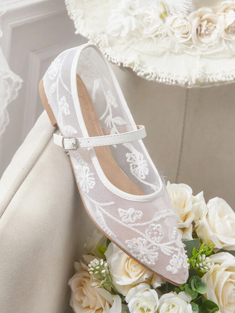 CUCCOO HITCHD Bailarinas de mujer con punta puntiaguda bordadas con cuentas y encaje, elegantes y románticas, cómodas zapatos de malla blanca tipo Mary Jane, zapatos de ballet, zapatos de novia, zapatos de dama de honor, zapatos para invitados de boda, elegante atuendo de fiesta, temporada de bodas, baile de graduación, cumpleaños, Navidad, Acción de Gracias