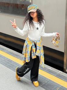 SHEIN Explorewe 2 pezzi/set Completo casual da ragazza pre-adolescente, top corto con stampa grafica a blocchi di colore e pantaloni sportivi stampati, adatto per uso quotidiano, pendolarismo, tempo libero, vacanza, fotografia di strada con sorelle, autunno/inverno - Bianco e nero - Visualizzare 7