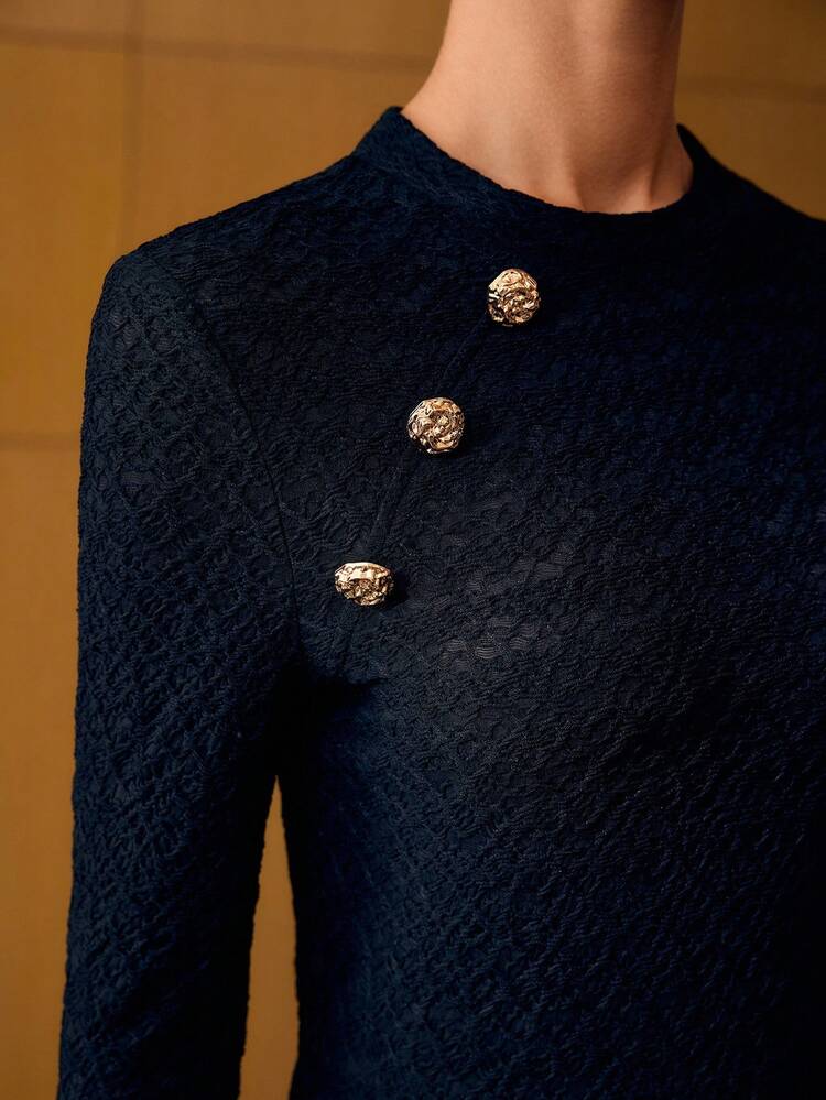 METAL BUTTON DECOR TEXTURED SLIM FIT T-SHIRT