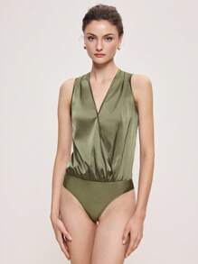 BizChic 2025秋冬新款绿色不对称剪裁斜翻领交叉露肩连体衣，现代优雅都市商务休闲办公装，适合约会、派对、郊游、机场、浪漫乡村音乐会、韩式、机场、婚礼嘉宾、生日、万圣节、圣诞节 - 綠色 - 查看 2