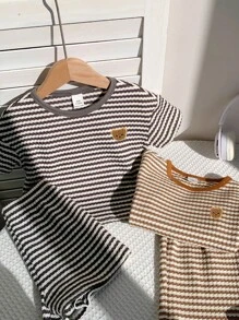 SHEIN LMoss Kids 4 件套男/女宝宝撞色条纹针织柔软圆领短袖插肩上衣和松紧腰短裤套装 - 彩色 - 查看 6