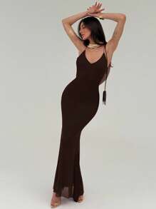 Aloruh 情人节勃艮第酒红色浪漫约会派对细肩带修身露背垂坠领长款网眼连衣裙（女款） - 棕色 - 查看 2