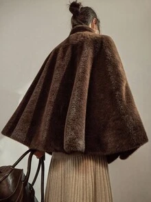 DAZY 仿毛领斗篷夹克，女士温暖毛绒披肩外套，秋冬款 - 棕色 - 查看 7