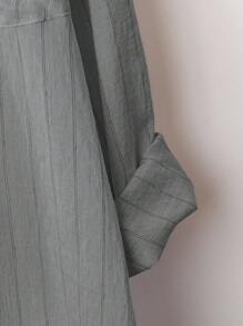 SHEIN LUNE 大码休闲宽松条纹衬衫 - 灰色 - 查看 5