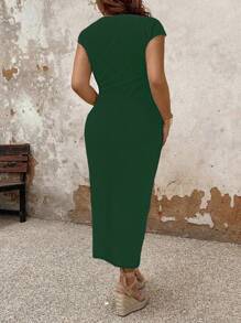 SHEIN LUNE 大码女式夏季纯色圆领盖袖侧结褶饰修身优雅长裙女装 - 墨綠色 - 查看 2