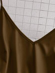 Franclia 优雅的 V 领细肩带 A 字短裙，百搭