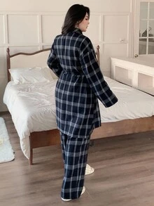 Dazy Plus 两件套格子简约中长睡袍和宽松直筒大码女式睡衣套装，秋冬服装，舒适套装 - 藏蓝色 - 查看 2