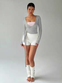 FavEase 女士粉色瑜伽健身运动系带 V 领长袖短款 T 恤，超弹柔软舒适休闲优雅百搭衣橱必备品，时尚设计春秋 - 灰色 - 查看 7