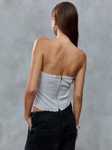 SHEIN Unity Top sin tirantes romántico de la década de 2000 con detalles de encaje delicado y lazos rosas. Los tonos grises suaves lo hacen versátil para el otoño y perfecto para usar en capas. Un imprescindible para refrescar el regreso a la escuela con un toque de la década de 2000. - Gris Claro - Ver 2