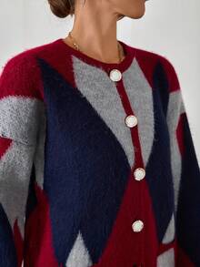 SHEIN Cottnline كارديجان بيان ريترو بوب ذو زاوية جريئة من الكشمير المنسوج بألوان متناقضة مع أزرار - متعدد الألوان - مشاهدة 7