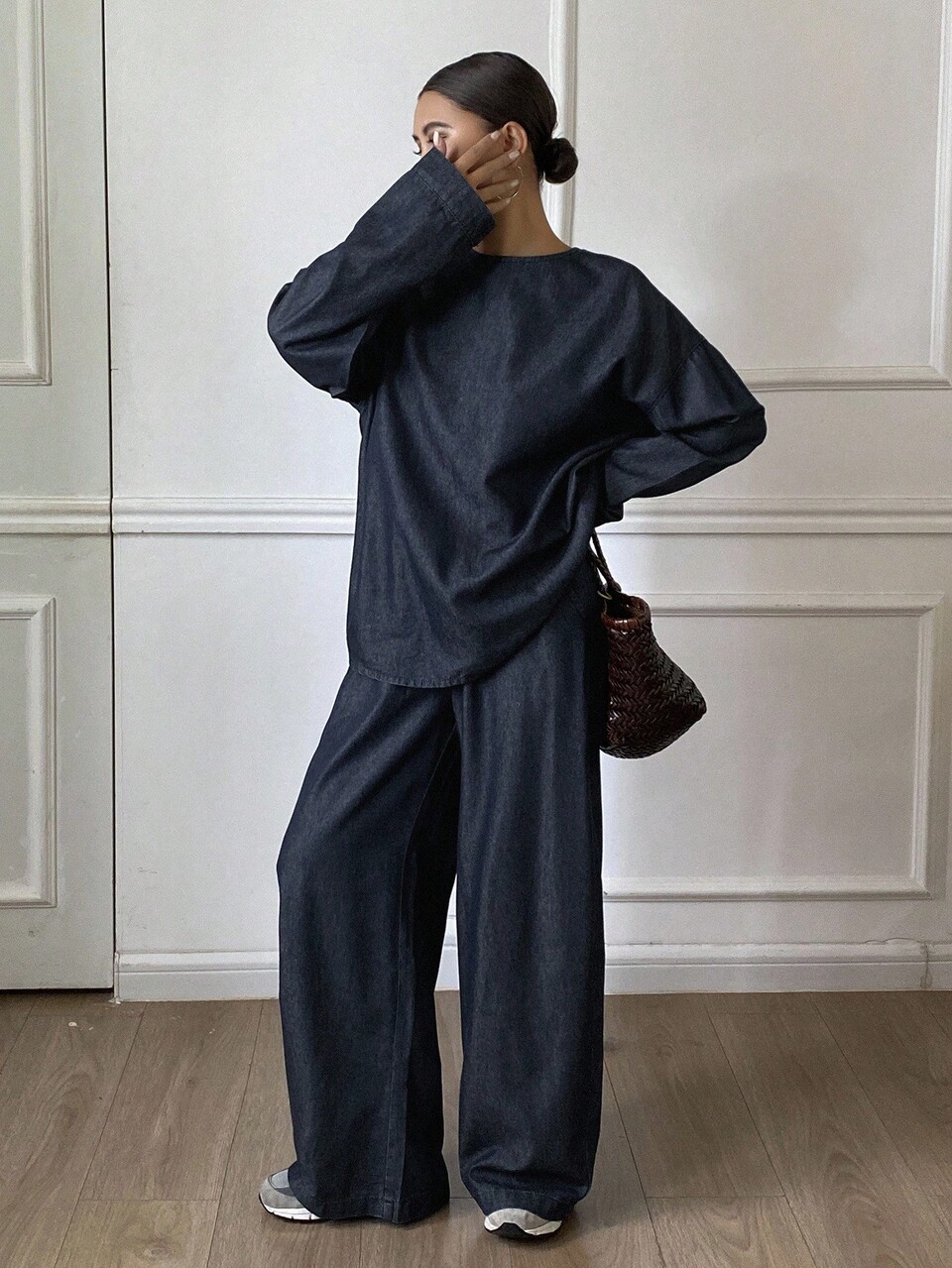 2pcs Women Casual Denim Crew Neck Loose Pullover Top And Drawstring Waist Wide Leg Pants Set