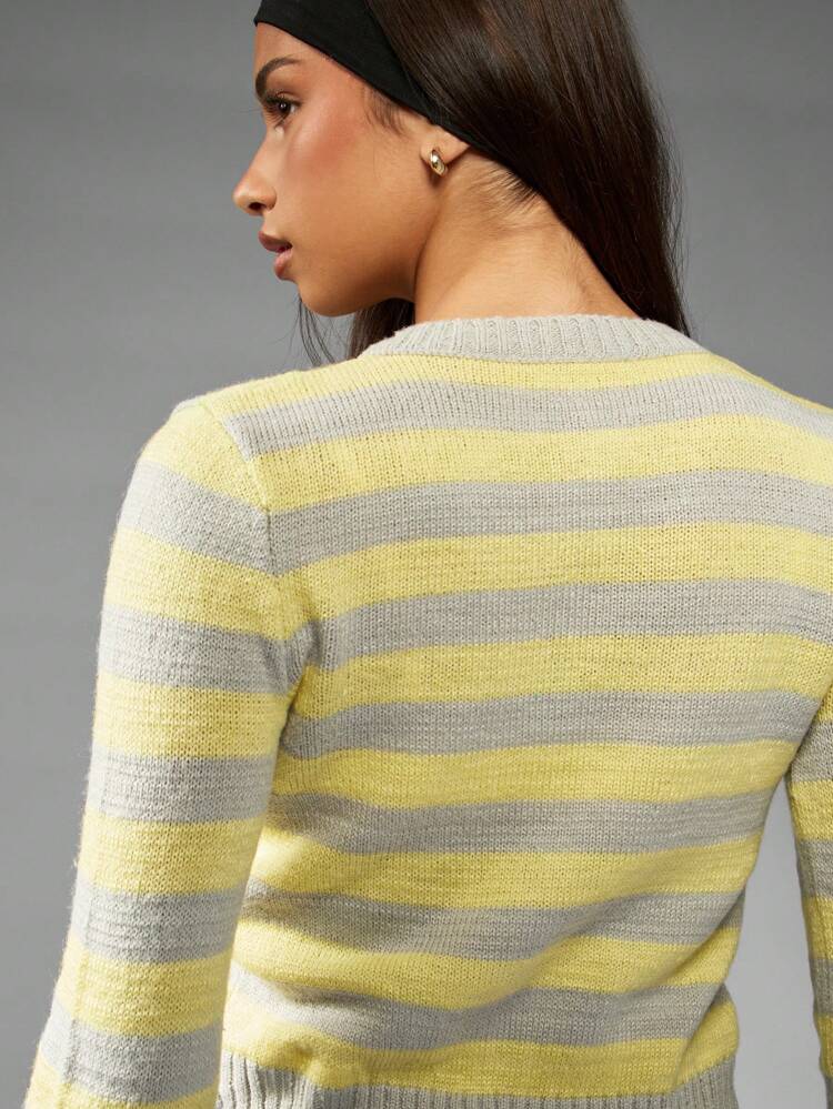 MISSGUIDED Damski sweter kardigan zapinany na guziki, w żółte i szare paski, z długim rękawem, z prążkowanej dzianiny, dopasowany, zimowy, wiosenny, niezbędny top warstwowy