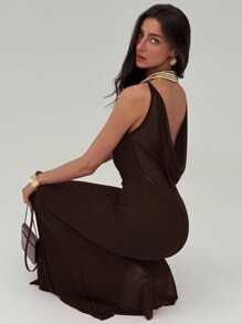 Aloruh 情人节勃艮第酒红色浪漫约会派对细肩带修身露背垂坠领长款网眼连衣裙（女款） - 棕色 - 查看 7