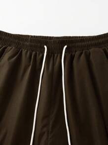 Manfinity Homme 男士夏季休闲纯色抽绳腰带口袋工装短裤 - 咖啡棕 - 查看 4