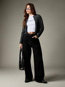 MISSGUIDED Logo Script Button Detail Crop Top White Baby Tee Y2K Fashion Short Sleeve Fitted Basic Casual Summer Cotton Jersey - White - View 3