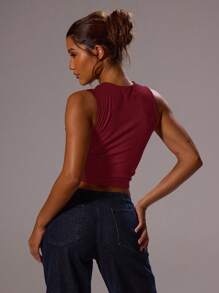 MUSERA 修身金属胸饰细节修身背心，适合假日、节日、锐舞、颓废风、酷女孩、Y2K风格、优雅假日派对、夏季和春季穿着。 - 酒紅色 - 查看 4