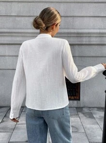 Chiquease 女士夏季服饰，法式优雅镂空蕾丝拼布时尚衬衫 - 白色 - 查看 2