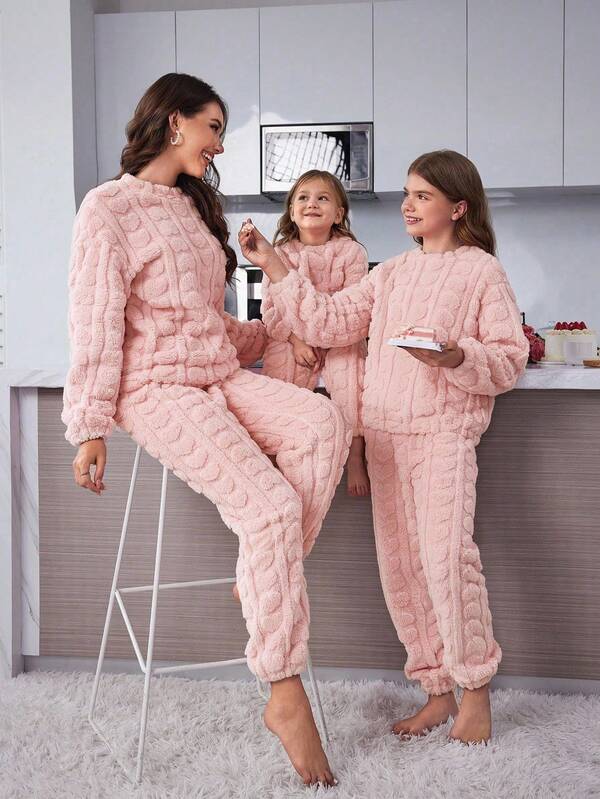 SHEIN 3 件套青少年女孩法兰绒睡衣，舒适浅粉色心形印花蓬松裤和宽松长袖休闲家居服套装，母子装（单独出售）返校时尚柔软睡衣套装粉色睡衣套装