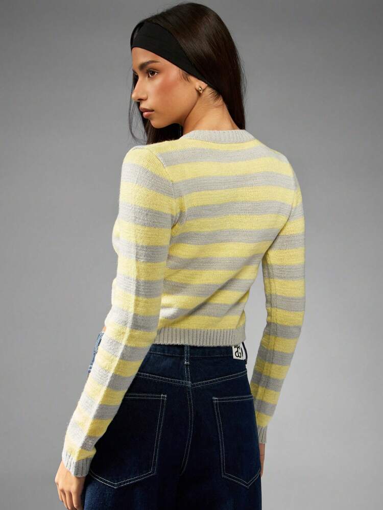 MISSGUIDED Damski sweter kardigan zapinany na guziki, w żółte i szare paski, z długim rękawem, z prążkowanej dzianiny, dopasowany, zimowy, wiosenny, niezbędny top warstwowy