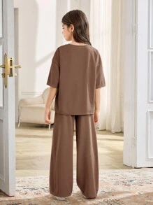 SHEIN 2 件套青少年女孩休闲宽松舒适圆领短袖 T 恤和裤子套装 - 駝色 - 查看 2