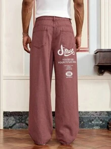 SWAVVY Quần Jeans Denim In Khẩu Hiệu Thường Ngày Cho Nam - Màu Đỏ Sâu - Xem 1