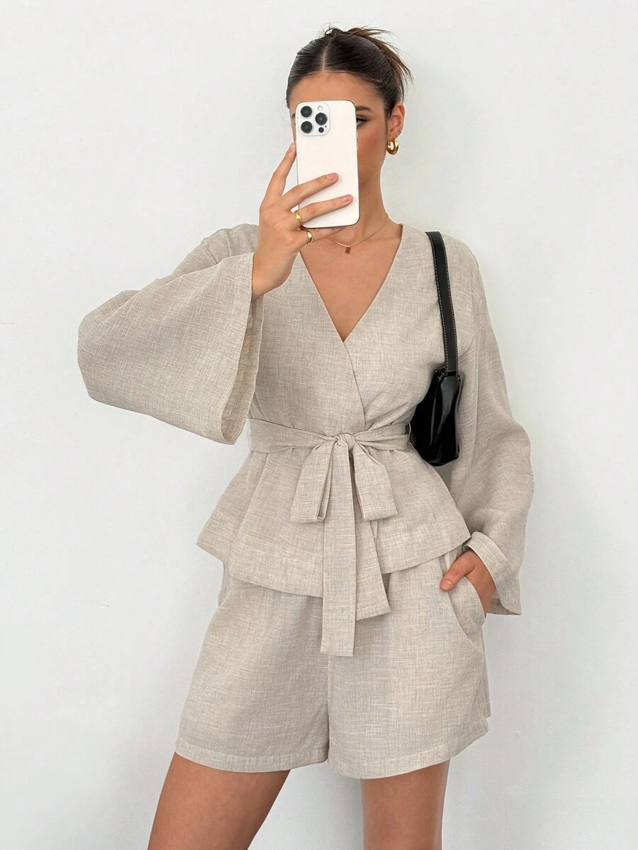 SHEIN Tall 女款純色極簡V領長袖上衣與短褲兩件套,適合高個女性 - 杏色 - 查看 1