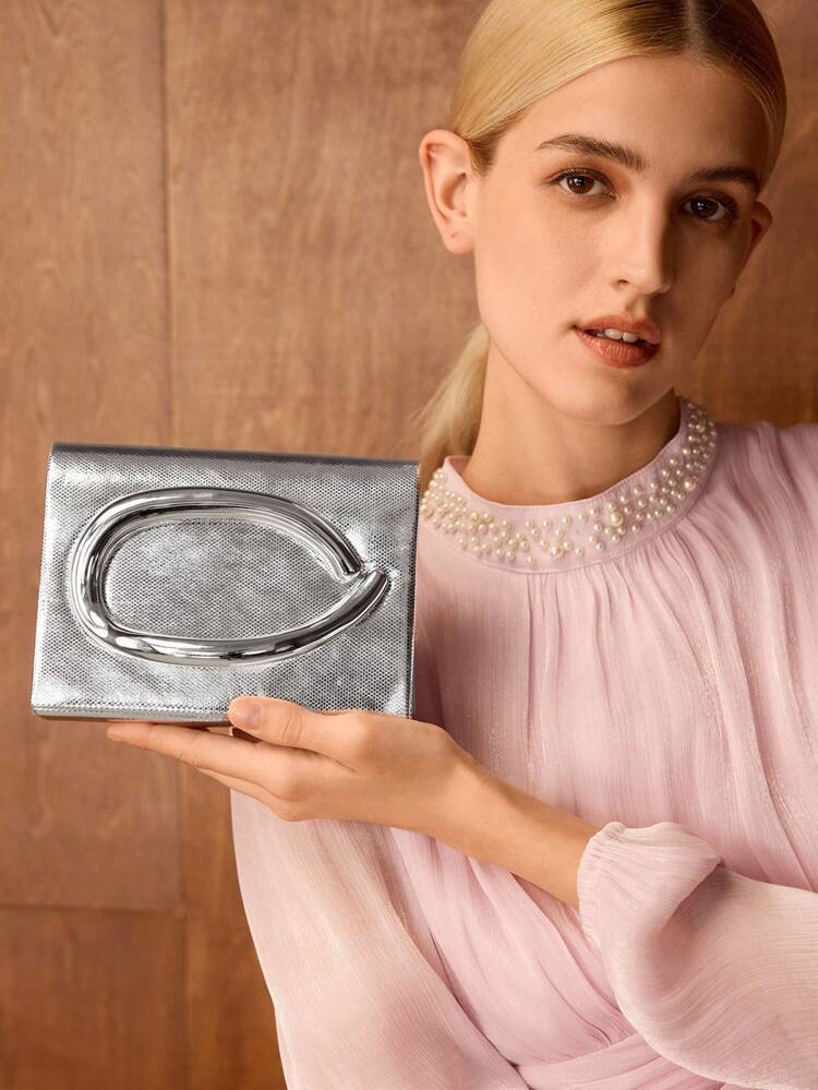 WOMEN'S TEXTURED MATERIAL SILVER EVENING CLUTCH