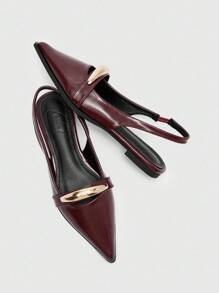 CUCCOO BIZCHIC 女士尖头平底鞋，带金属扣和后带，简约纯色基本款通勤露跟平底鞋，酒红色