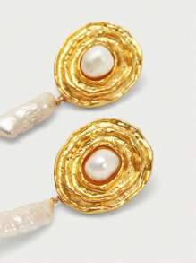 Opalesca 1 对独特形状，珍珠/珍珠母纹理，金属/金属质感 18K 金不对称珍珠圈形耳环，优雅、可爱、奢华，适合派对、休闲、工作、婚礼、节日、度假、露营、 Y2K/妈妈/女士/女孩/秋季/冬季/节日/假日/老钱/万圣节 - 金黃色 - 查看 6