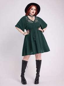 ROMWE Plus Size Gothic Hippie Vacation Style Black Star & Moon Plant Snake Skin Embroidery Dress - Dark Green - View 3