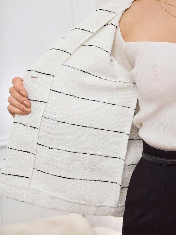 Damen Wintermantel, exquisiter und eleganter Mantel, Allround-Weißer Mantel für Frauen zum Ausgehen, Tweed-Stoff mit Streifenmuster, eleganter Damenmantel mit Metallschnallen-Design, gestreifter Sommer-Strickjacke für Frauen, Knopf-Strickjacke für Damen, Weiße Strickjacke