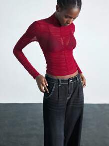 Maija Áo cánh tay dài ôm vừa vặn, cổ cao màu đỏ tía, họa tiết hình giọt nước, thiết kế hiện đại, giản dị, đa năng - Màu Đỏ Sâu - Xem 5