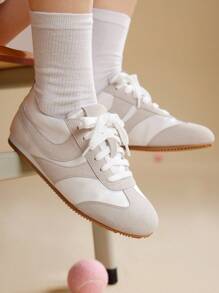 CUCCOO EASI 女士拼布圆头平底休闲运动鞋，舒适休闲风格 PU 皮革浅灰色运动鞋，适合日常室内外穿着 - 灰色 - 查看 3