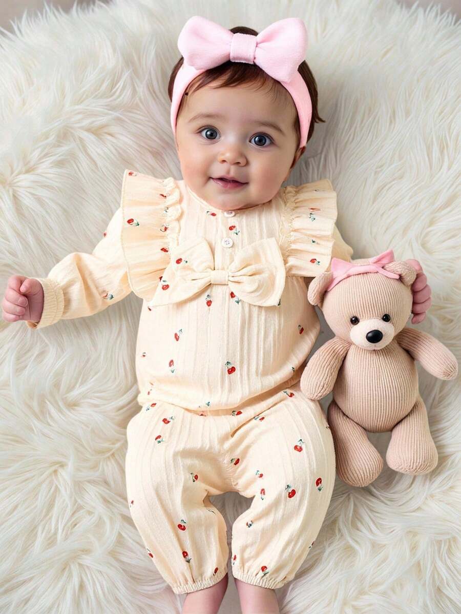 SHEIN 2件套女婴春/秋季樱花印花休闲时尚可爱连体衣+帽子套装 - 杏色 - 查看 1