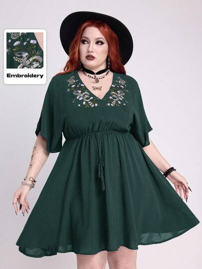 Goth Vestido de estilo gótico hippie de vacaciones de talla grande con bordado de estrella negra, luna y patrón de piel de serpiente