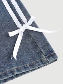 SHEIN Blugi din denim cu tiv asimetric, lungime 3/4, stil retro Y2K, stil anii '90, stil retro Y2K, cu talie joasă, cu dungi laterale și fundă, croială largă, stil vintage casual, șapte sferturi, pantaloni largi cu picior drept, pantaloni casual versatili de vară, ținute tinere și la modă, ținute pentru fete de toamnă și iarnă pentru întoarcerea la școală. - Spălare medie - Vizualizare 5