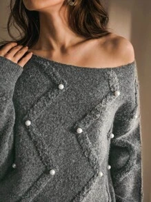 MOTF PREMIUM SUÉTER ASIMÉTRICO DE CUELLO CON PERLAS FALSAS