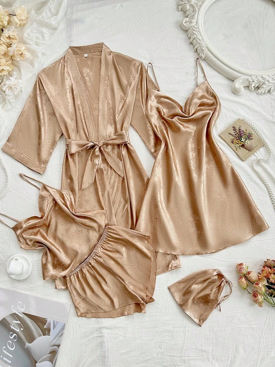 LuxeNights Bộ đồ ngủ satin jacquard 5 món dành cho nữ, bao gồm áo hai dây gợi cảm, quần short, áo choàng satin thanh lịch. Thích hợp mặc nhiều lần cho mọi mùa. Bộ đồ ngủ satin. Bộ đồ ngủ ngắn cho nữ. Bộ đồ lót. Bộ đồ ngủ phù dâu. Quần áo mùa thu. - màu nâu - Xem 1